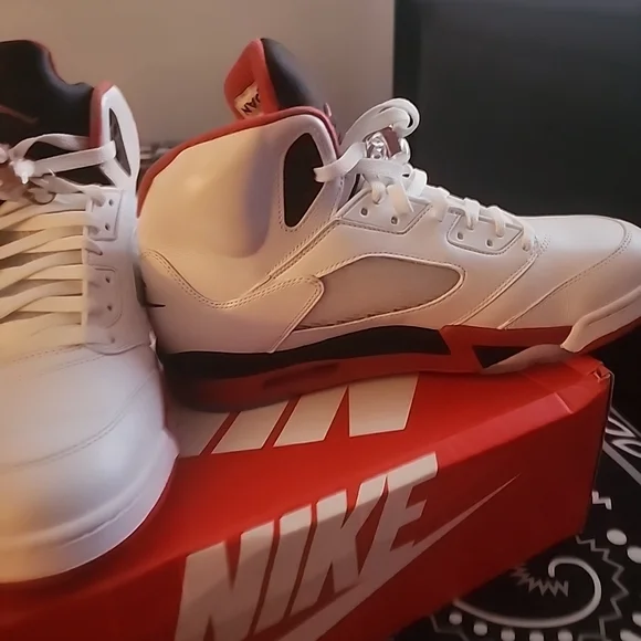 Jordan5 Retro Fire Red Black Tongue